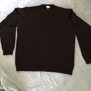 Classic  men’s Vneck sweater.